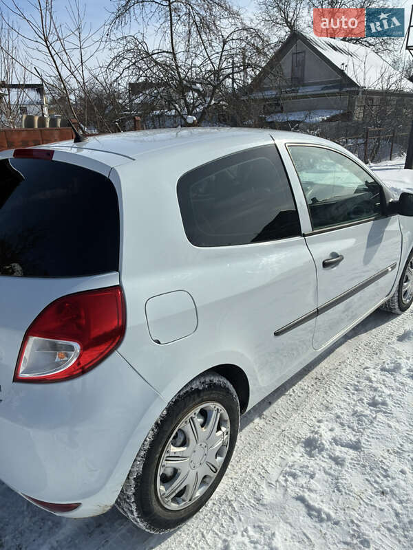 Хетчбек Renault Clio 2011 в Ізяславі фото Хетчбек Renault Clio 2011 в Ізяславі