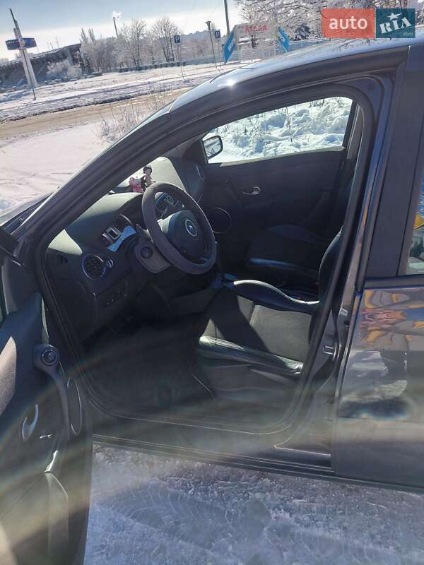 Хэтчбек Renault Clio 2007 в Полтаве фото 20 Хэтчбек Renault Clio 2007 в Полтаве