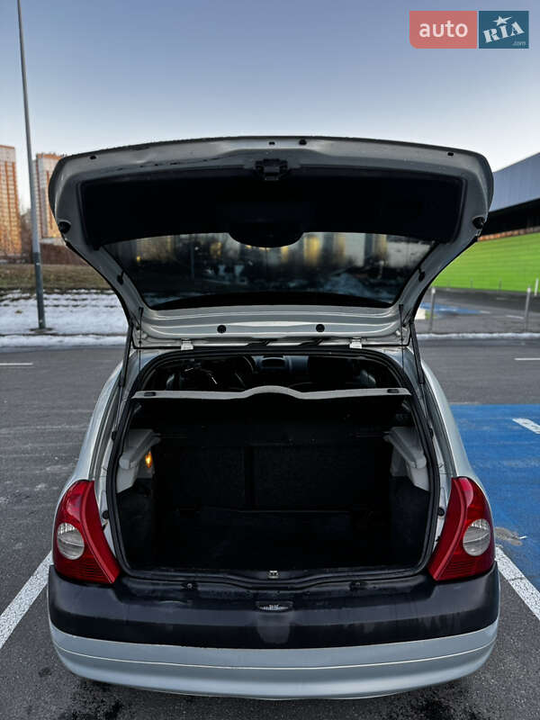 Седан Renault Clio 2006 в Києві