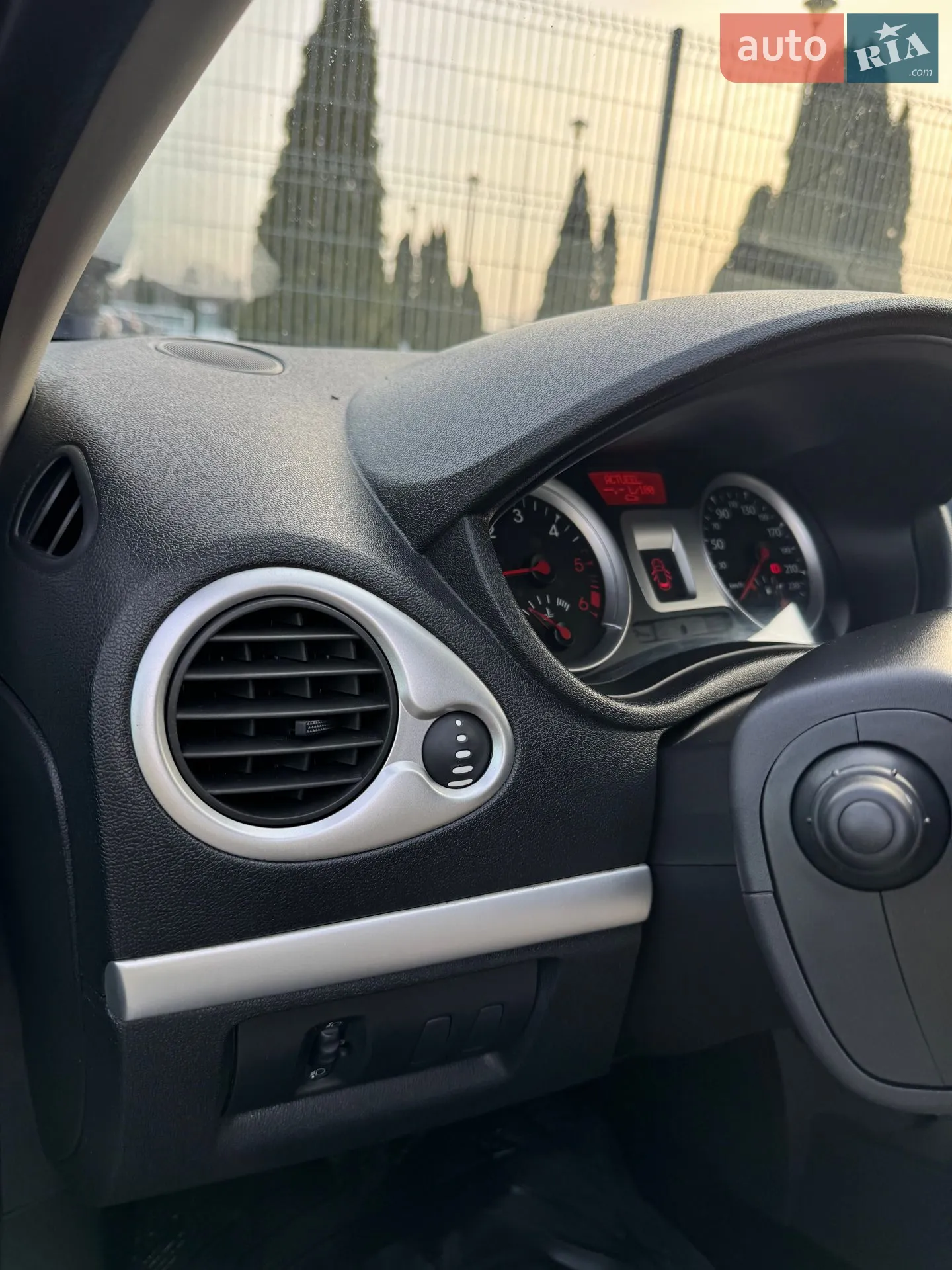 2011 Renault Clio - мініатюра 44