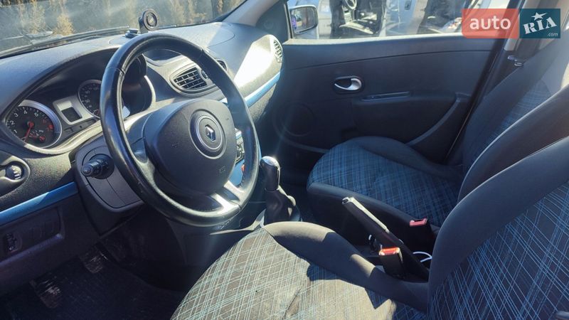 Хэтчбек Renault Clio 2009 в Ровно
