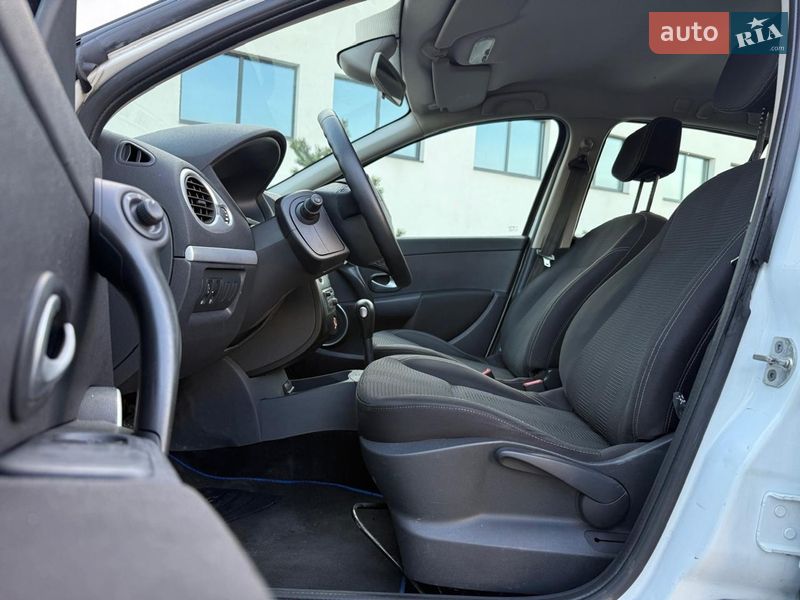 Універсал Renault Clio 2010 в Луцьку