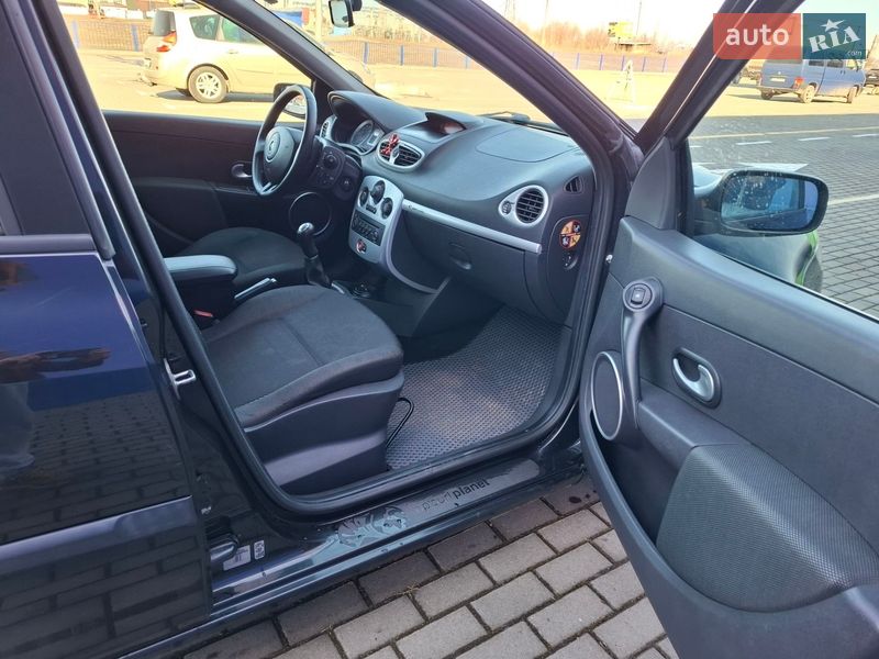 Универсал Renault Clio 2009 в Нововолынске