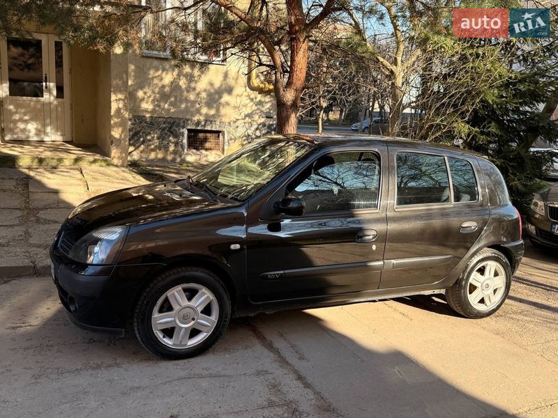 Хетчбек Renault Clio 2005 в Мукачевому