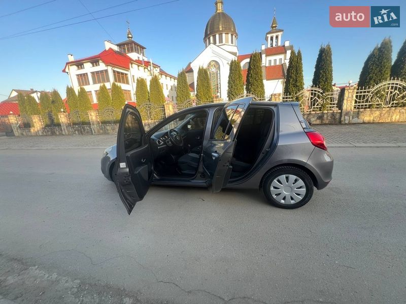 Хэтчбек Renault Clio 2011 в Ивано-Франковске