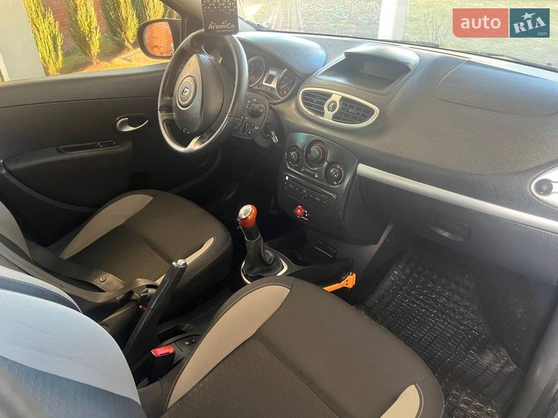Хэтчбек Renault Clio 2011 в Ивано-Франковске