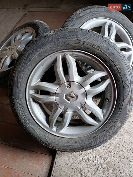 Хетчбек Renault Clio 2006 в Помічній