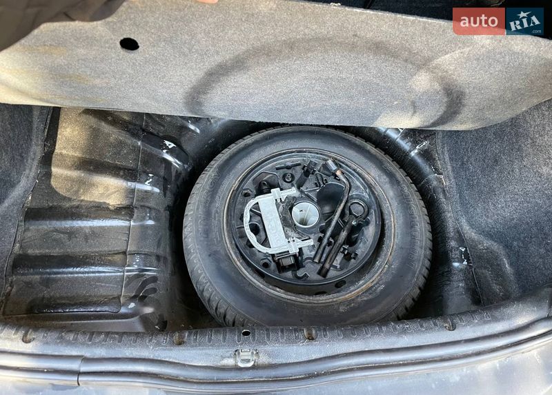 Хэтчбек Renault Clio 2006 в Черновцах