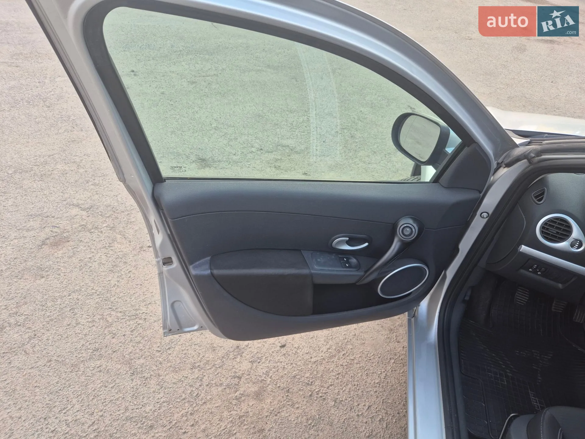 2010 Renault Clio - мініатюра 12
