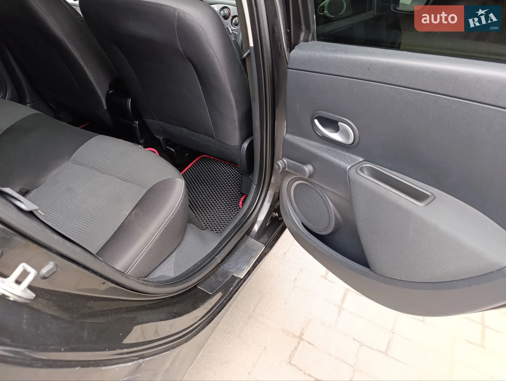 2011 Renault Clio - мініатюра 29