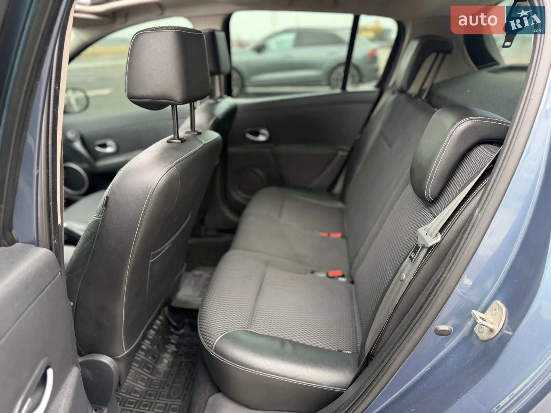 2010 Renault Clio - мініатюра 11