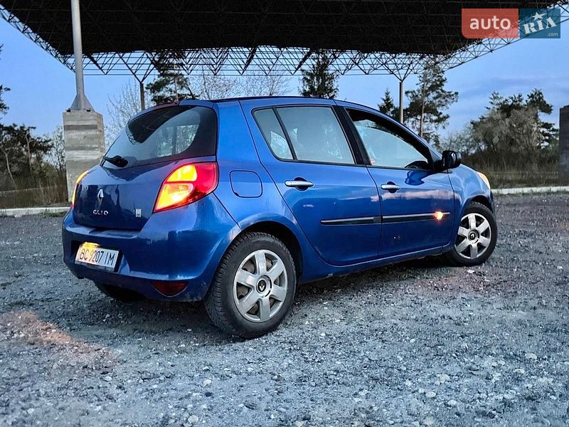 Хэтчбек Renault Clio 2010 в Самборе