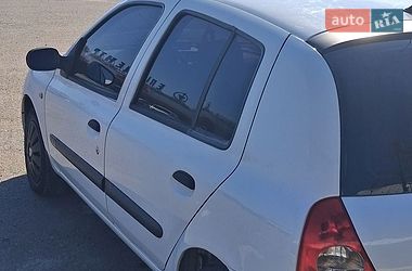 Хэтчбек Renault Clio 2005 в Ужгороде
