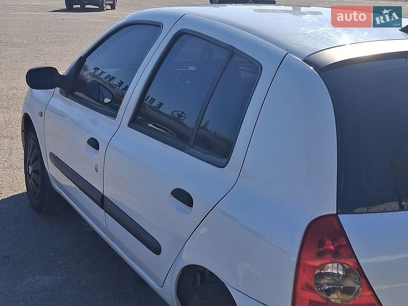 Хэтчбек Renault Clio 2005 в Ужгороде