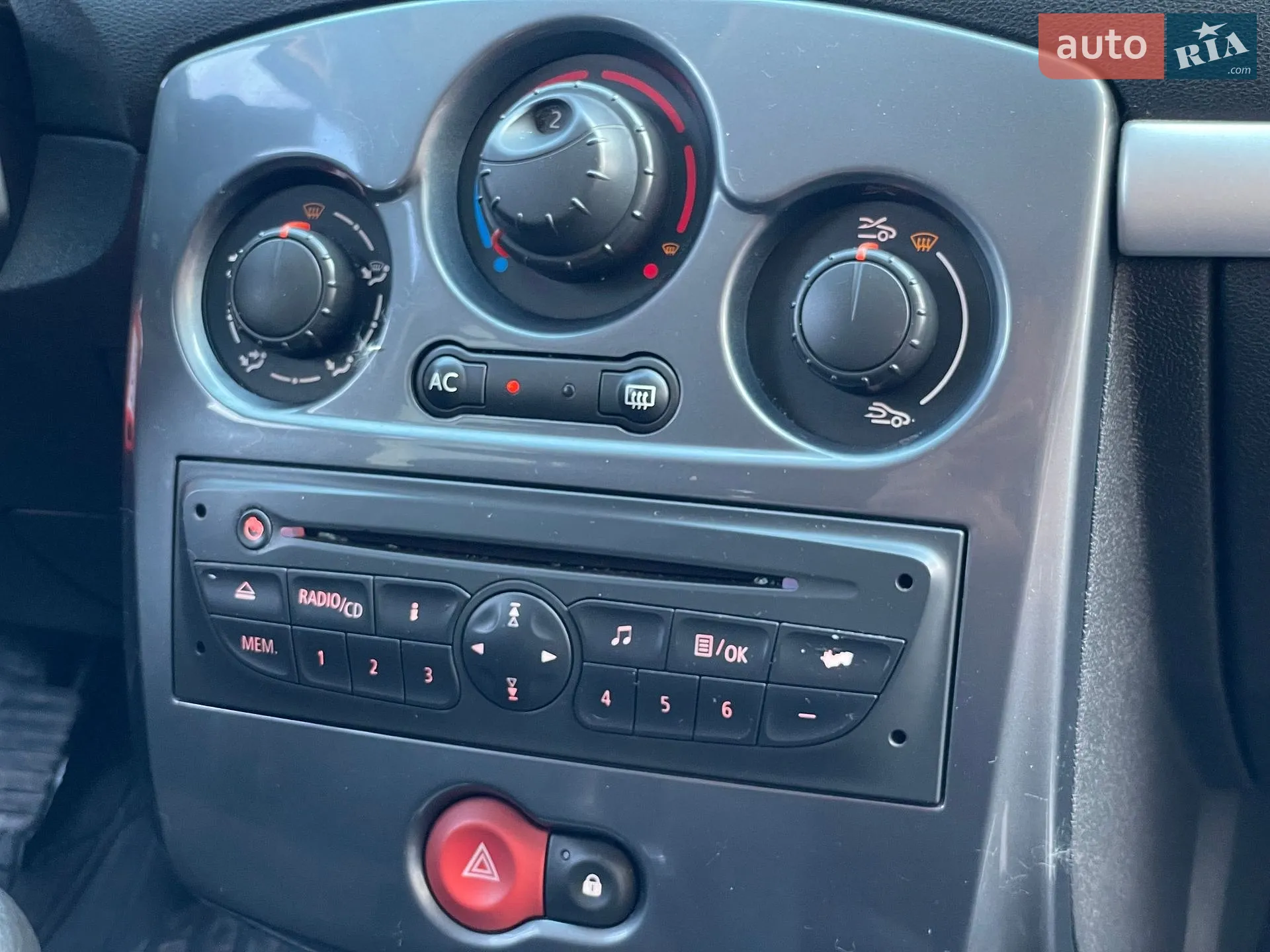 2012 Renault Clio - мініатюра 35