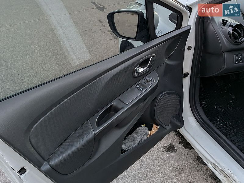 Хэтчбек Renault Clio 2013 в Днепре
