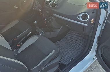 Хэтчбек Renault Clio 2010 в Дубно