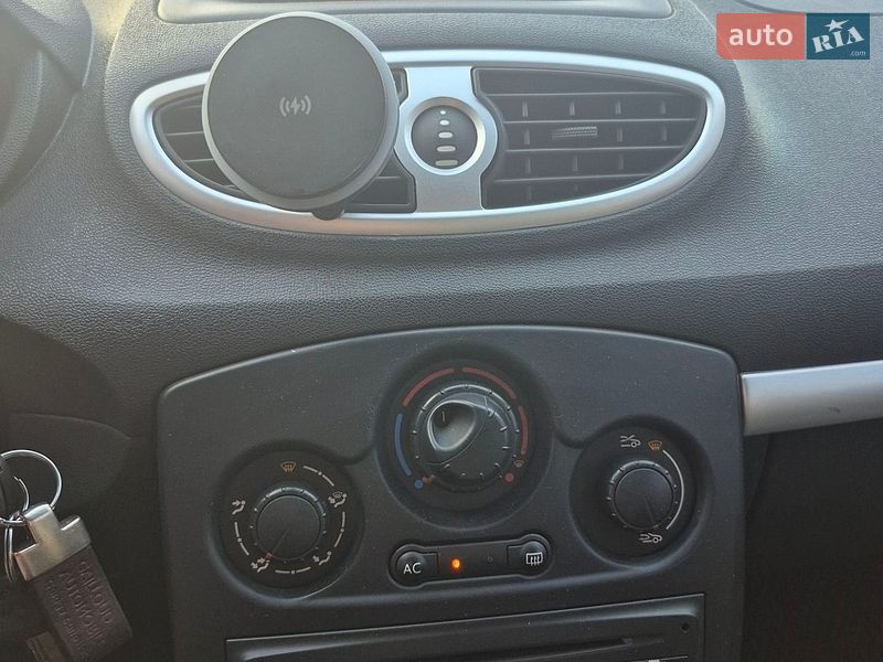 Хэтчбек Renault Clio 2010 в Дубно