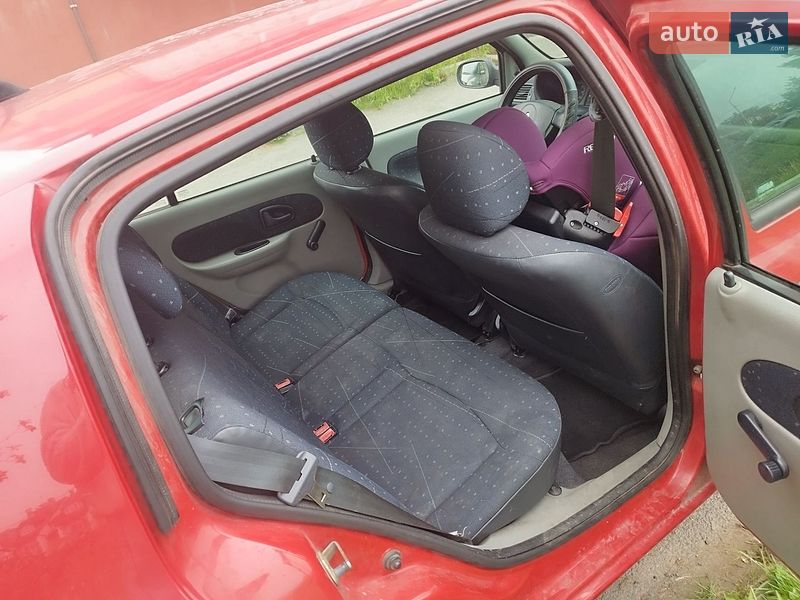 Хэтчбек Renault Clio 2002 в Винниках