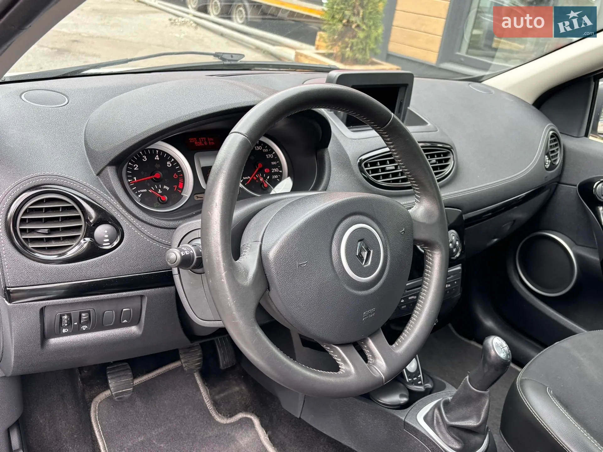 2011 Renault Clio - мініатюра 38