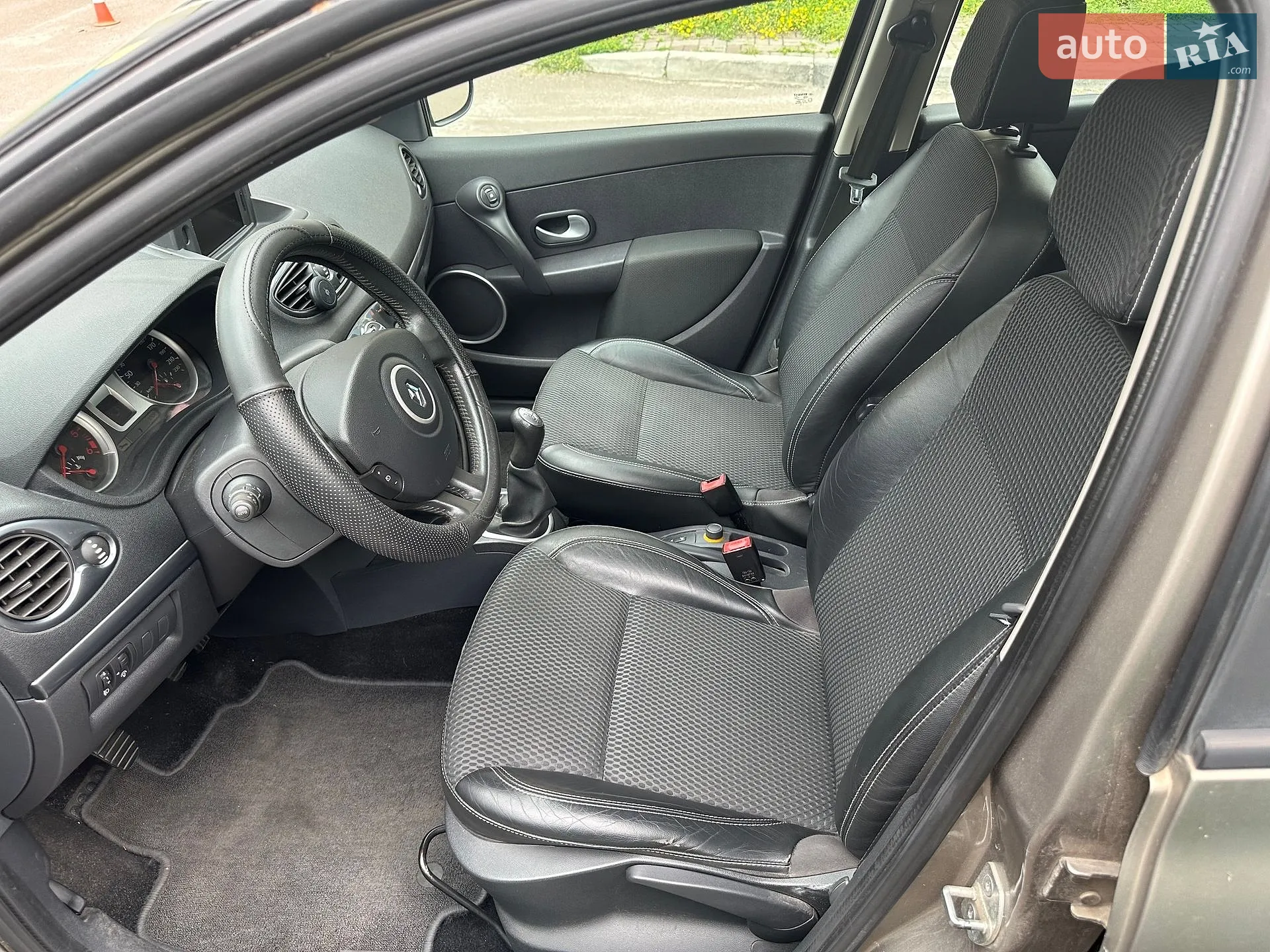 2010 Renault Clio - мініатюра 15