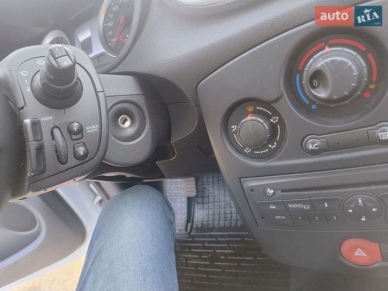 Хэтчбек Renault Clio 2012 в Дубно