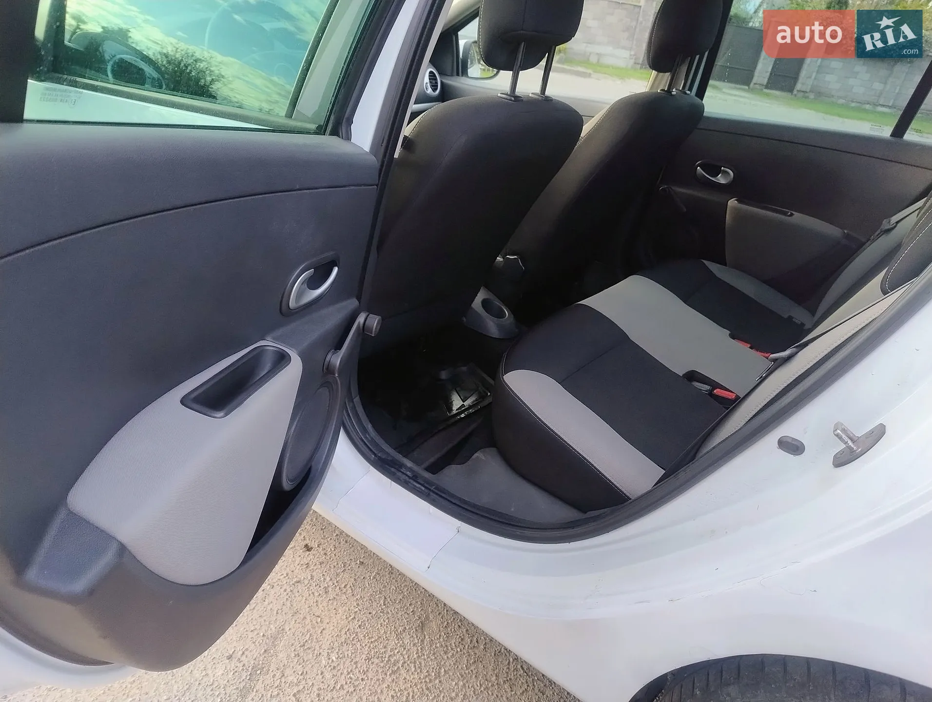 2012 Renault Clio - мініатюра 29