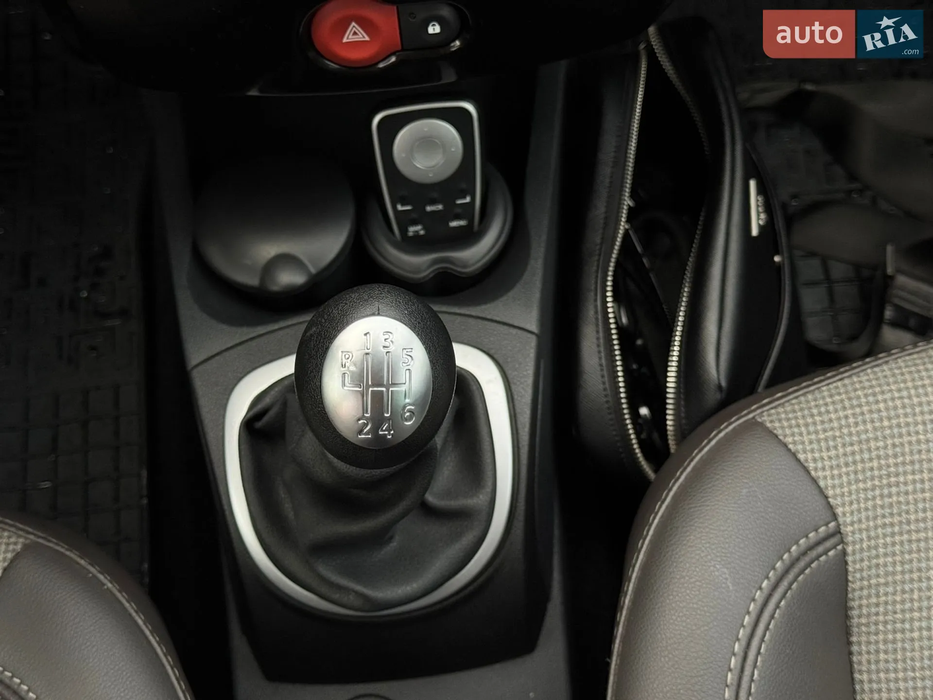 2012 Renault Clio - мініатюра 30