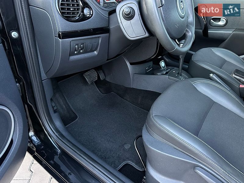 Универсал Renault Clio 2012 в Луцке