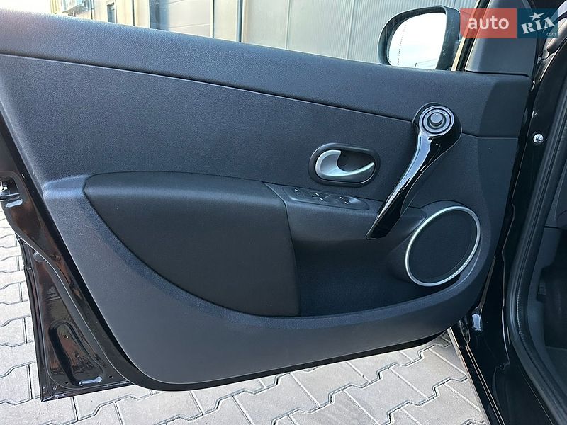 Универсал Renault Clio 2012 в Луцке