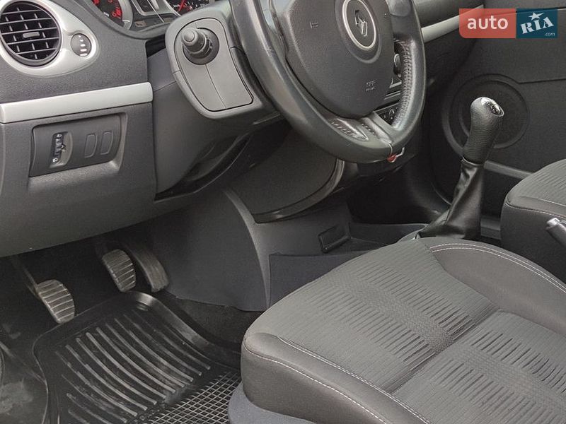 Хэтчбек Renault Clio 2011 в Сумах фото 13 Хэтчбек Renault Clio 2011 в Сумах