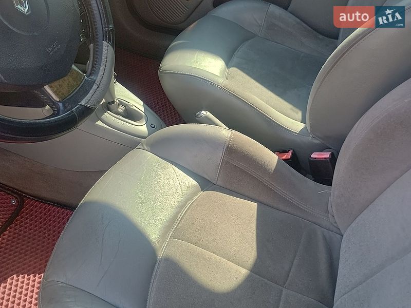 Хетчбек Renault Clio 2002 в Мурованих Курилівцях фото 2 Хетчбек Renault Clio 2002 в Мурованих Курилівцях