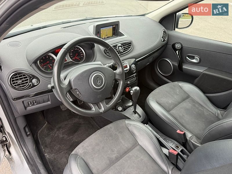 Хэтчбек Renault Clio 2011 в Луцке