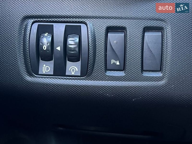 Универсал Renault Clio 2015 в Ивано-Франковске фото 39 Универсал Renault Clio 2015 в Ивано-Франковске