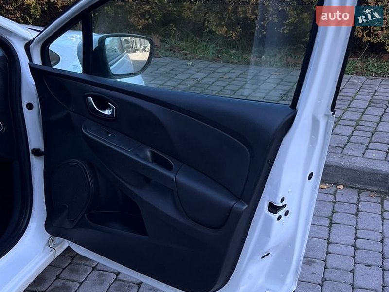 Универсал Renault Clio 2015 в Ивано-Франковске фото 44 Универсал Renault Clio 2015 в Ивано-Франковске