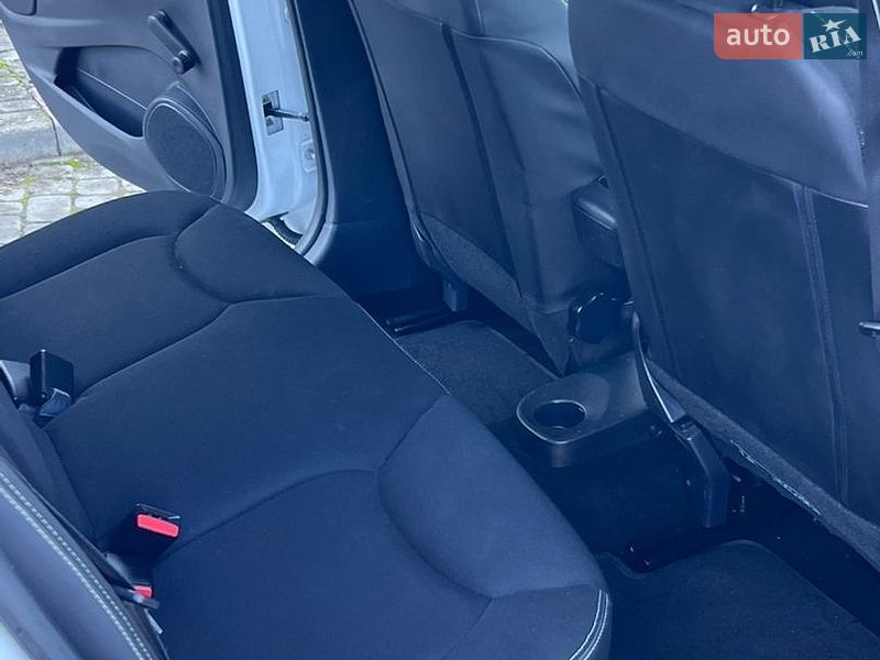 Универсал Renault Clio 2015 в Ивано-Франковске фото 48 Универсал Renault Clio 2015 в Ивано-Франковске
