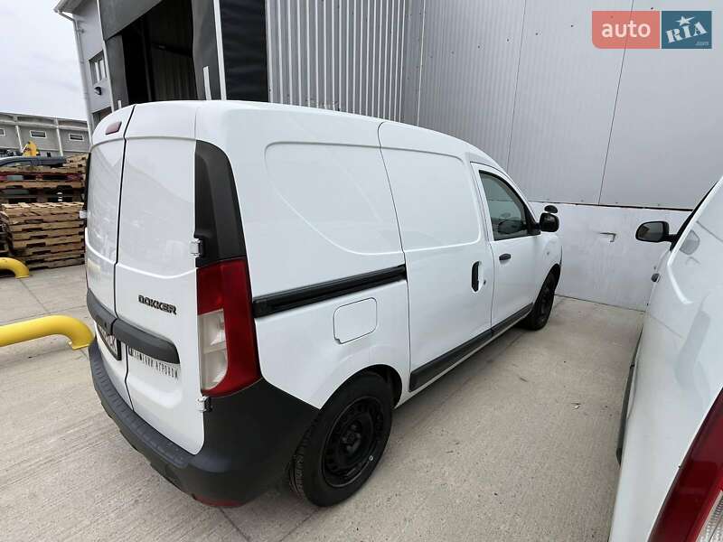 Вантажний фургон Renault Dokker 2015 в Києві