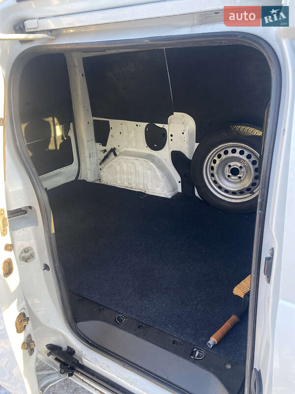 Грузовой фургон Renault Dokker 2016 в Киеве