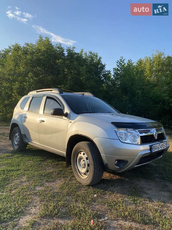 Внедорожник / Кроссовер Renault Duster 2011 в Смолином