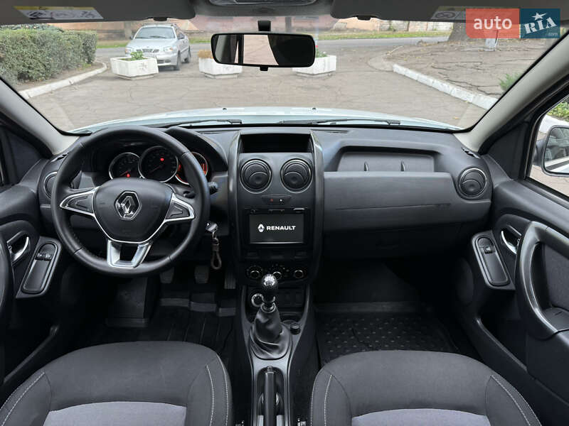 Внедорожник / Кроссовер Renault Duster 2017 в Каменском