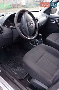 Внедорожник / Кроссовер Renault Duster 2010 в 
