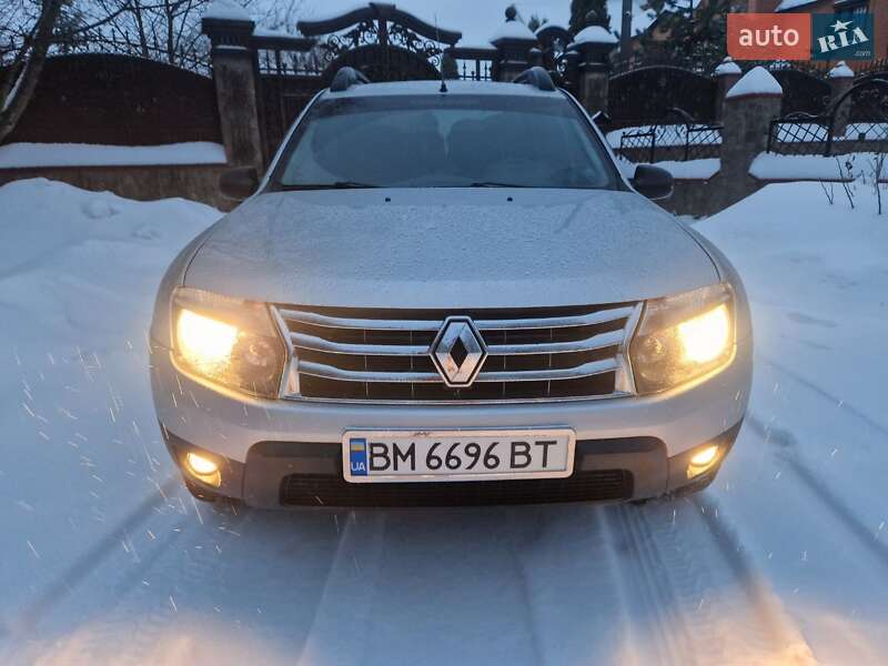 Внедорожник / Кроссовер Renault Duster 2013 в Ромнах