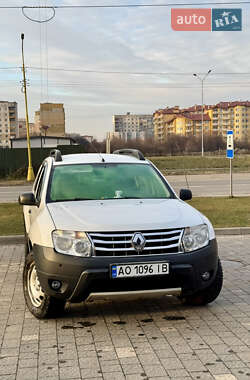 Внедорожник / Кроссовер Renault Duster 2011 в Ужгороде