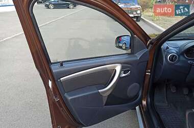 Позашляховик / Кросовер Renault Duster 2013 в 