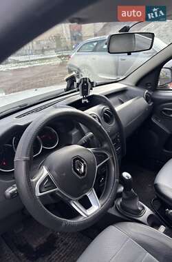Внедорожник / Кроссовер Renault Duster 2017 в 