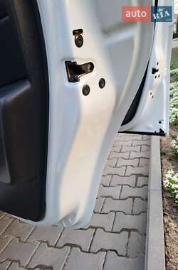 Позашляховик / Кросовер Renault Duster 2013 в 