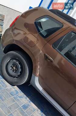 Внедорожник / Кроссовер Renault Duster 2011 в 