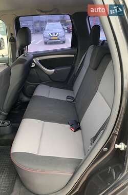 Внедорожник / Кроссовер Renault Duster 2013 в 