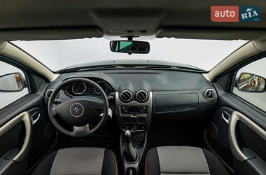 Внедорожник / Кроссовер Renault Duster 2012 в 