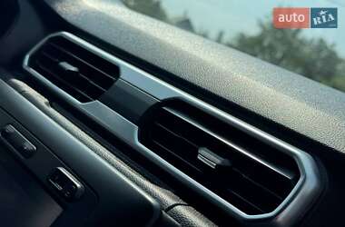 Внедорожник / Кроссовер Renault Duster 2018 в 